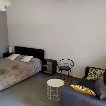 Apartment Beau Logis Independant Dans Mas Piscine 2 Pers *